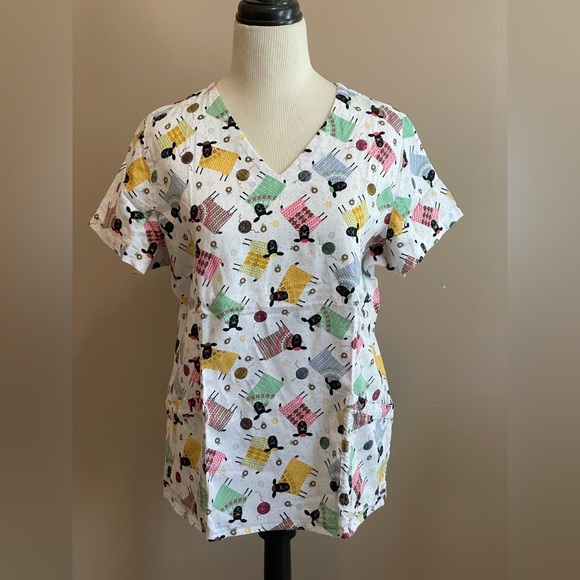 Bundle of 3 scrub suit tops - Picture 10 of 15